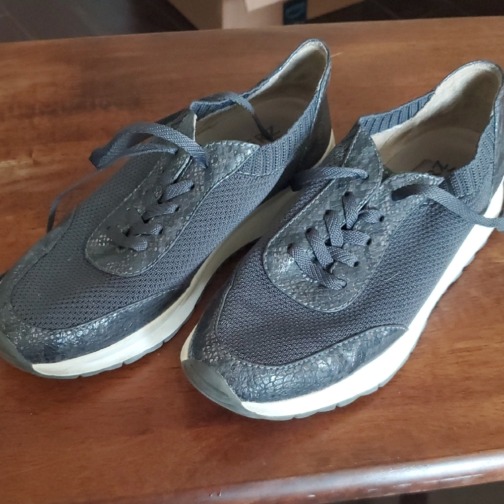 Naturalizer Women's Gray Sneakers 6.5